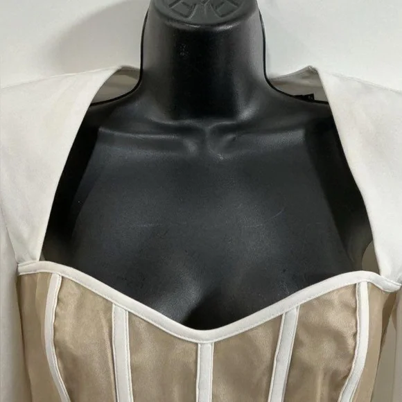 🛑 1 hour sale. Blithe, size small. Elegant White and Tan Blazer, zips in back - Picture 3 of 7